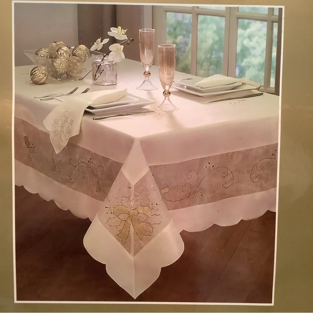 Christmas Tablecloth Metallic Gold Cutwork Scalloped Edge 66” Round Sam Hedaya